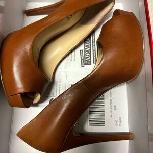 Tan leather peep toe 6 in stilettos